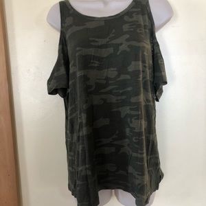 Sanctuary XS Camo Cutout Shoulder Green T-Shirt